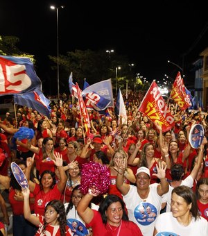 Eleições 2024: caminhada das Mulheres com Bocão reúne duas mil deodorenses