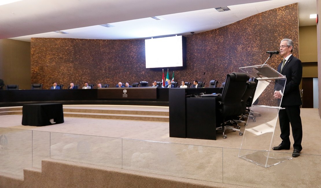 Moradores de baixa renda de Jacuípe terão casas regularizadas com Moradia Legal