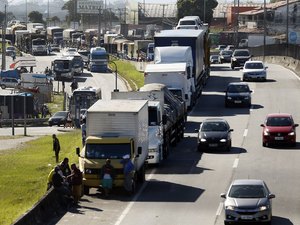 Moraes diz que multas a caminhoneiros não podem ser perdoadas