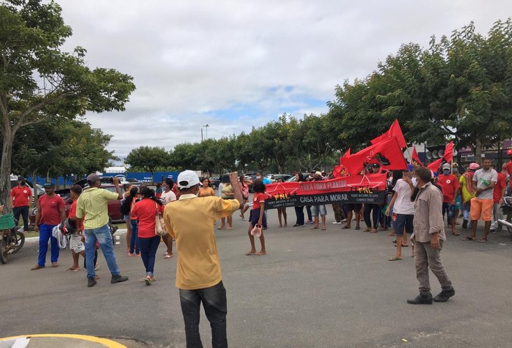 Enquanto manifestantes pedem terras em Arapiraca, prefeitura doa terreno para empresa privada