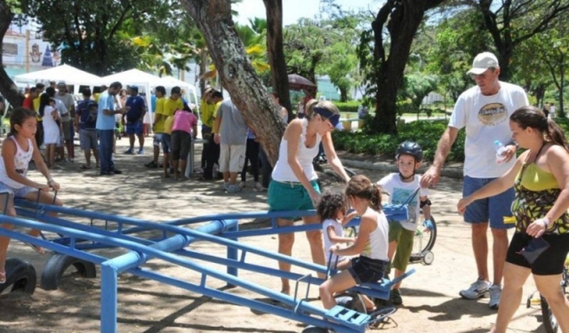 Com Enade, trânsito no Lazer na Praça do Centenário é liberado