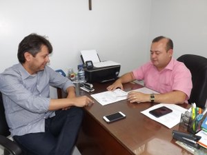 Léo Saturnino recebeu visita de cortesia do ex-presidente Márcio Marques