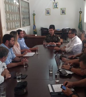 Prefeitura e Exército discutem implantação de ponto de coleta de lixo no Centro de Maceió 