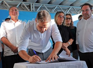 Governador assina projeto que institui Programa Alagoano de Ensino Integral