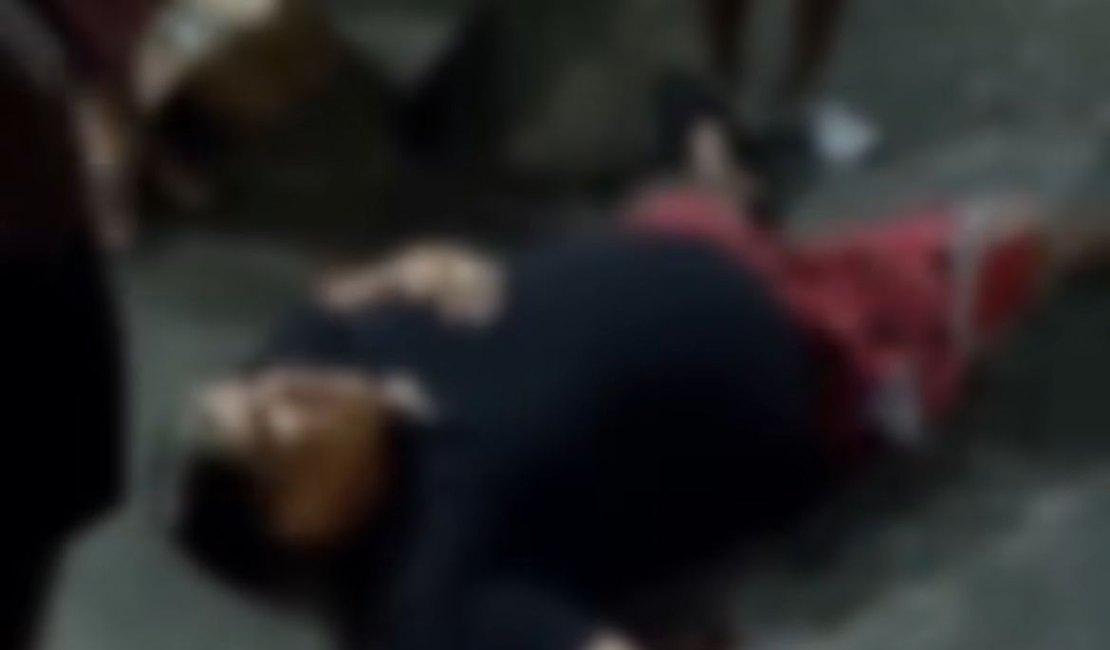 Jovem com passagens por tráfico é baleado com cinco tiros no bairro Jacininho, em Maceió