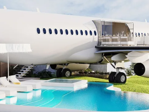 Boeing 737 aposentado foi transformado em uma villa particular em topo de penhasco