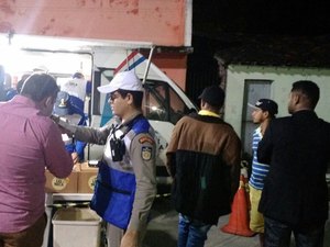 Lei Seca prende condutor por embriaguez ao volante e recolhe 10 CNHs no interior