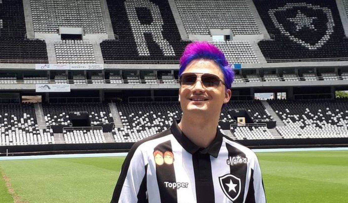 Felipe Neto faz crítica pública e técnico de Botafogo é demitido