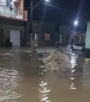 Fortes chuvas causam alagamentos e prejuízos em diversos pontos de Atalaia