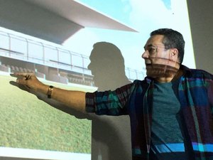 Vanderlei Luxemburgo participa de reunião sobre reforma no Estádio Municipal de Arapiraca