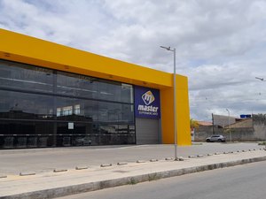 Supermercado fecha as portas no bairro São Luiz e surpreende moradores