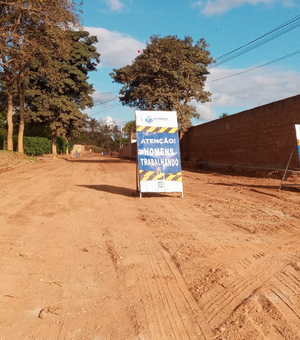 [Vídeo] Prefeitura retoma obras de pavimentação asfáltica no Cangandu