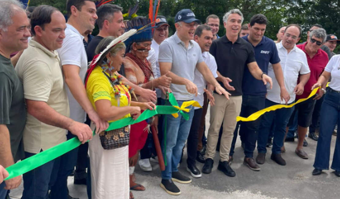 Renan Filho inaugura trecho de duplicação da BR-101, em São Sebastião, com a presença de Paulo Dantas