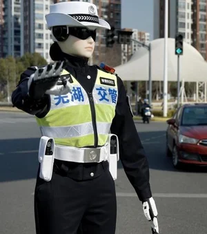 Entenda como a China usa robôs com IA para controlar trânsito