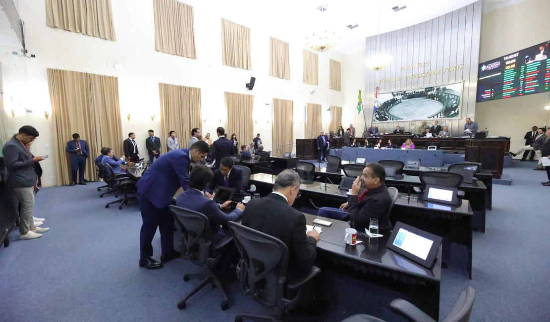 Parlamentares aprovam reajuste de 6% para servidores públicos estaduais