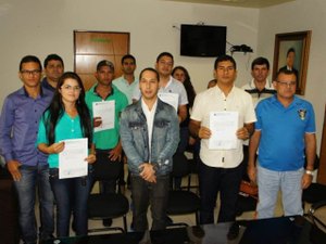 Veridiano Almir dá posse a novos servidores de Feira Grande