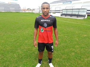 Destaques no Alagoano, atacante Nona e volante Matheus são apresentados pelo ASA