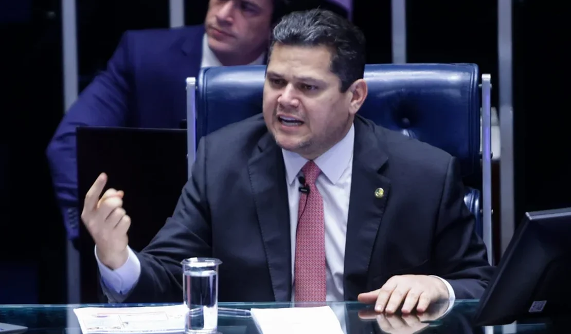 Alcolumbre nega acordo sobre Master e chama Valdemar de mitomaníaco