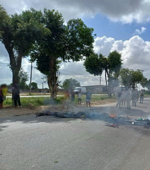 Protesto devido a falta de água interdita trecho da BR-104