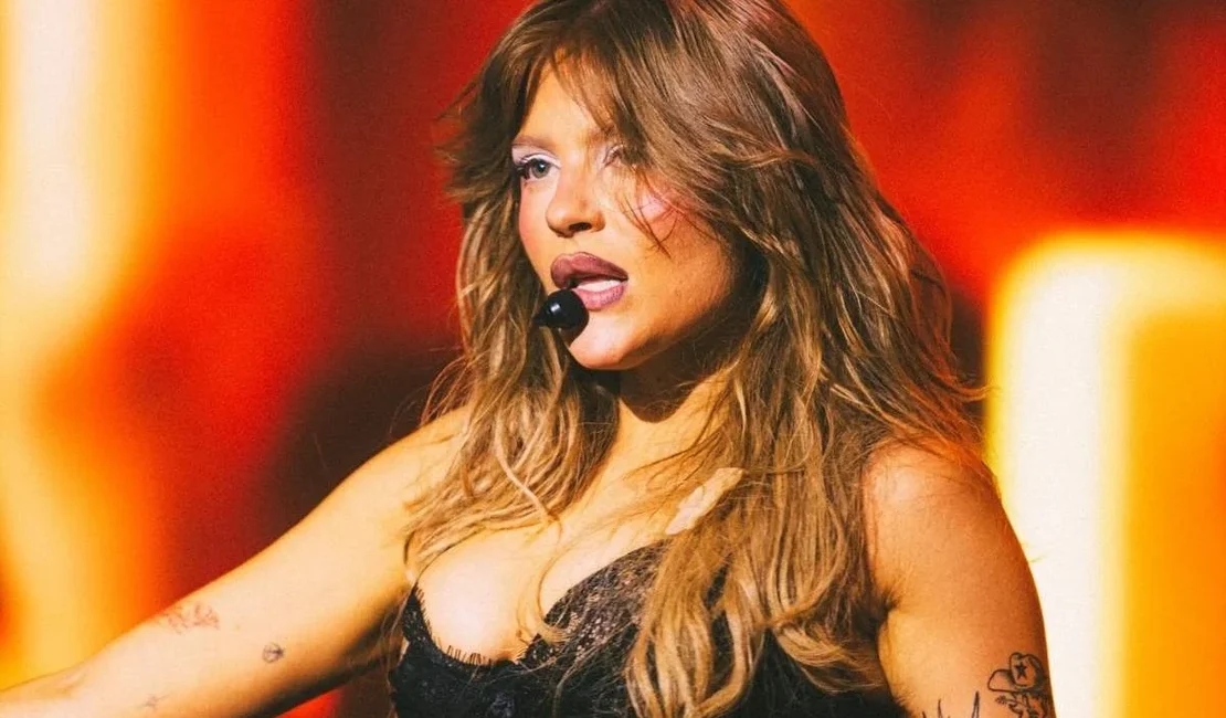 Luísa Sonza é inconveniente ao constranger casal em pedido de namoro