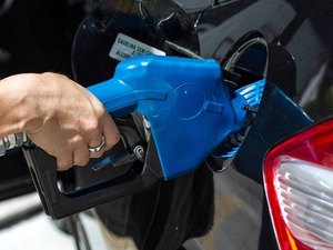 Petrobras aumenta em 2% o preço da gasolina nas refinarias