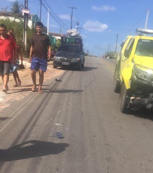 Moto colide em carro da polícia e cachorro come dedo de vítima em Feira Grande