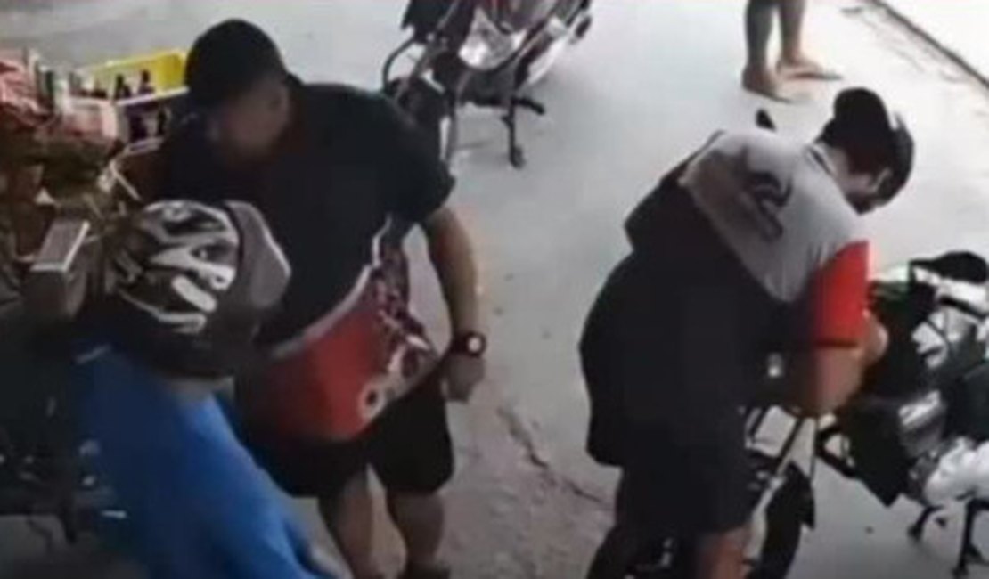 Polícia divulga imagens para identificar autores de homicídio na Jatiúca