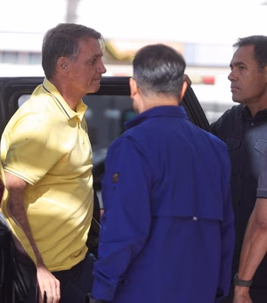 Jair Bolsonaro deixa Solar de Brasília e chega a hospital para exames