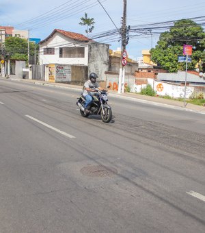 Obras de reparo asfáltico interditam trecho da Avenida Gustavo Paiva nesta sexta (14)