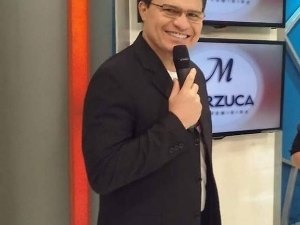 Apresentador Ênio Carlos morre aos 51 anos de câncer no cérebro