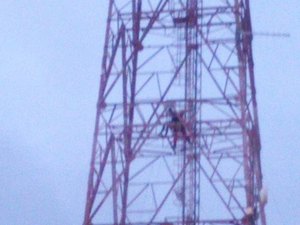 Corpo de Bombeiros resgata jovem em torre de telefonia no município de Traipu 