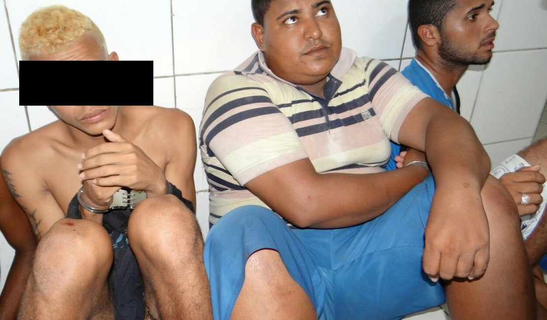 Dois são presos e menor é apreendido por tráfico de drogas na Vila Brejal, em Maceió