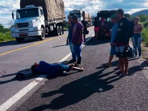 Colisão entre carro e cinquentinha deixa homem ferido na BR-423