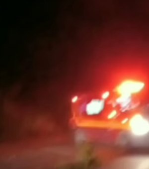 Queima de fogos na Ponta Verde deixa jovem ferido