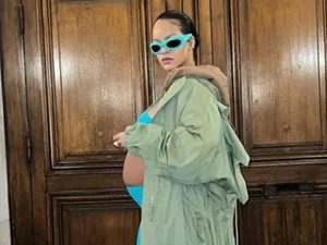 Rihanna posa com barrigão de grávida à mostra