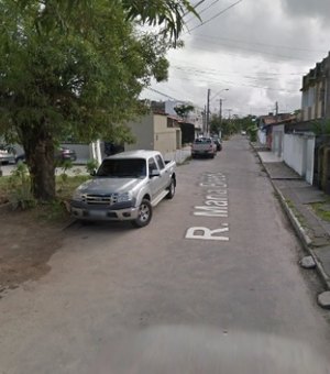Obra da Casal vai substituir trecho da rede coletora de esgoto em via da Jatiúca