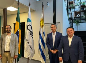 Deputado Rafael Brito lidera missão no Uruguai para debater modelos educacionais