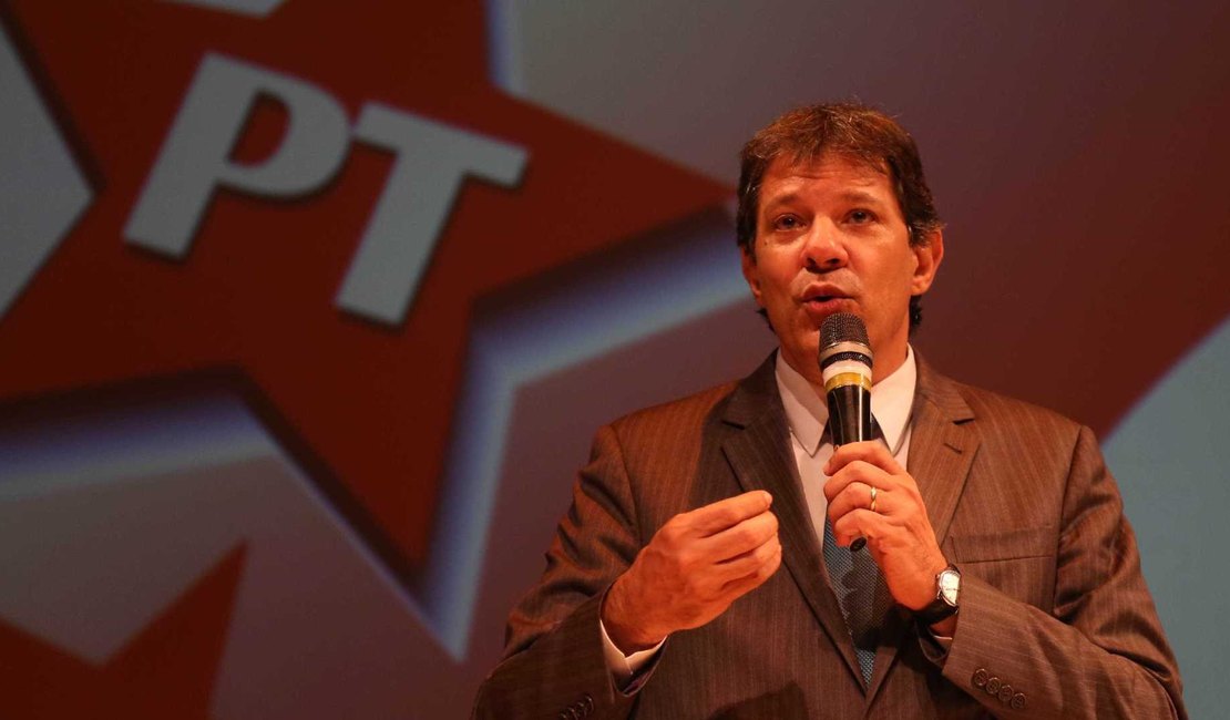 PT avalia 'plano B' após oficializar candidatura de Lula