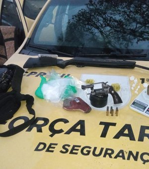 PM apreende armas de fogo e drogas durante abordagens em Boca da Mata e Arapiraca