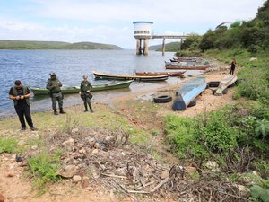 Fiscalização encontra lixão sem recuperação e esgoto lançado no Rio São Francisco