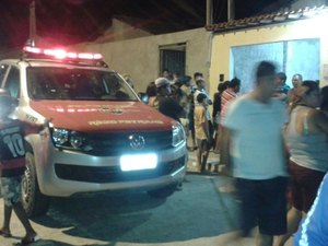 Homem é assassinado dentro de um bar, em Arapiraca