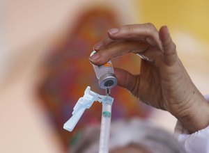 OMS alerta que vacinas estão escassas nos países mais pobres