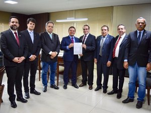 Comissão de Meio Ambiente da ALE apresenta carta para Jair Bolsonaro