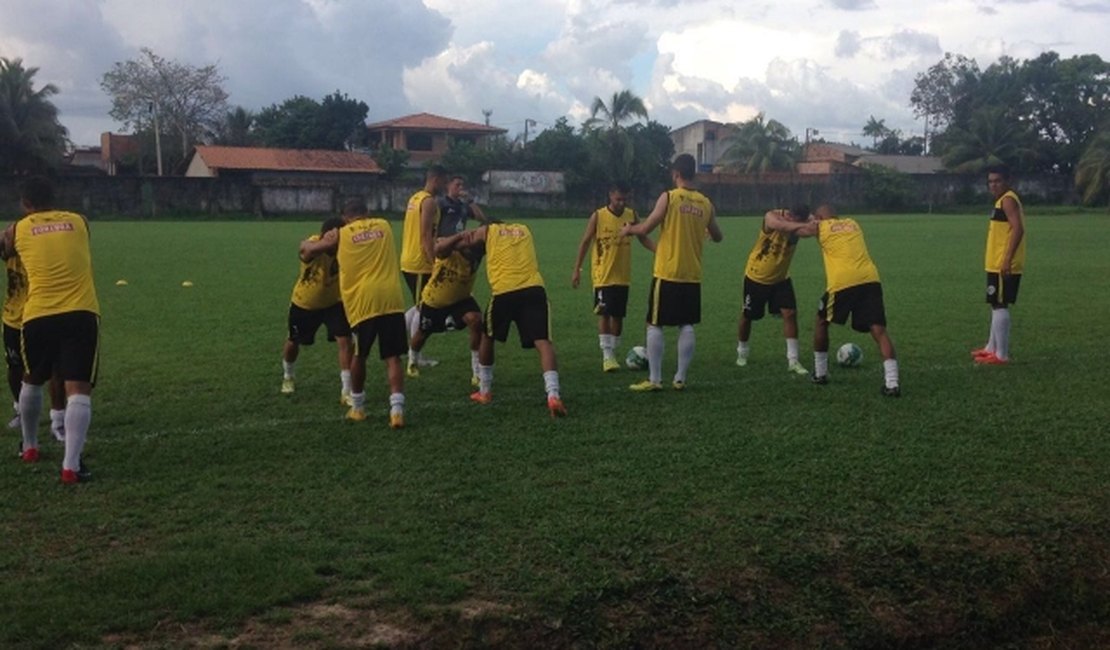 Alvinegro realizou treinamento em solo Paraense. Rafael, vetado pelo DM, não viajou