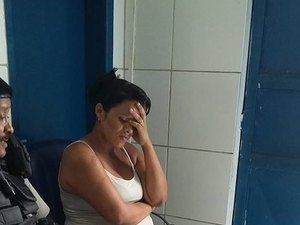 Jovem presa por furto em supermercado de Maceió havia fugido de delegacia em Arapiraca