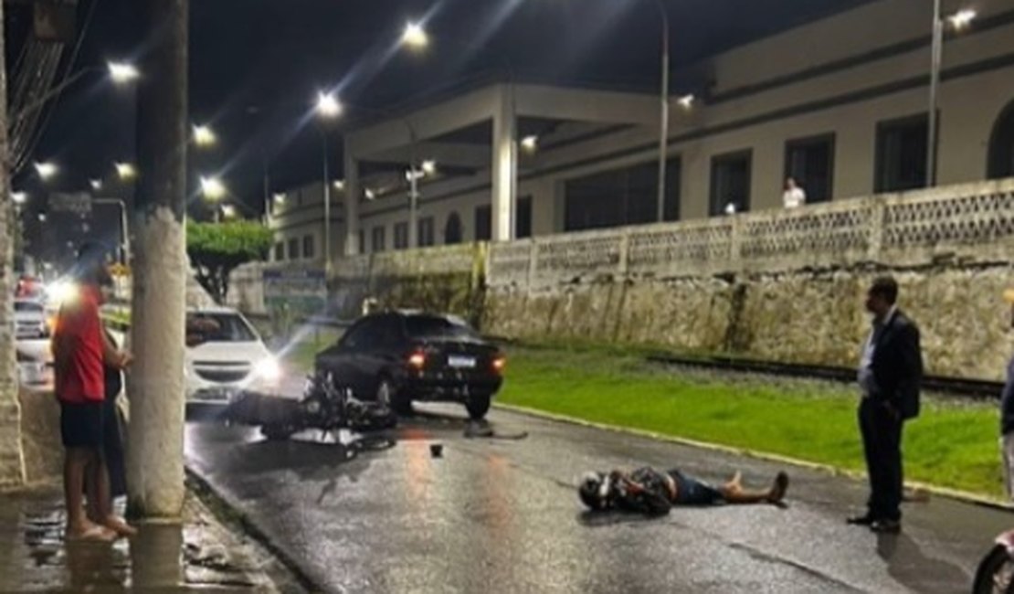 Colisão entre carro e moto deixa motociclistata em estado grave em Rio Largo