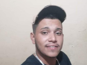 Jovem cai de moto, bate a cabeça e morre em Girau do Ponciano