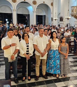 Amigos e familiares reverenciam Benedito de Lira em missa de 7º dia em Maceió