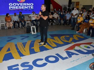 Governador anuncia pagamento de novos benefícios para estudantes