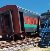 Trem antigo sai dos trilhos e colide contra VLT na Estação de Satuba